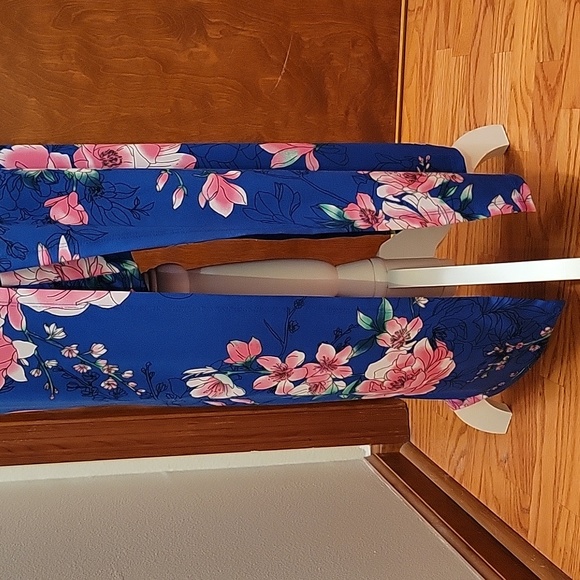 G.I.L.I. Short Sleeve Cobalt Blue Maxi Dress with Pink and White Flowers - XS - Picture 6 of 13